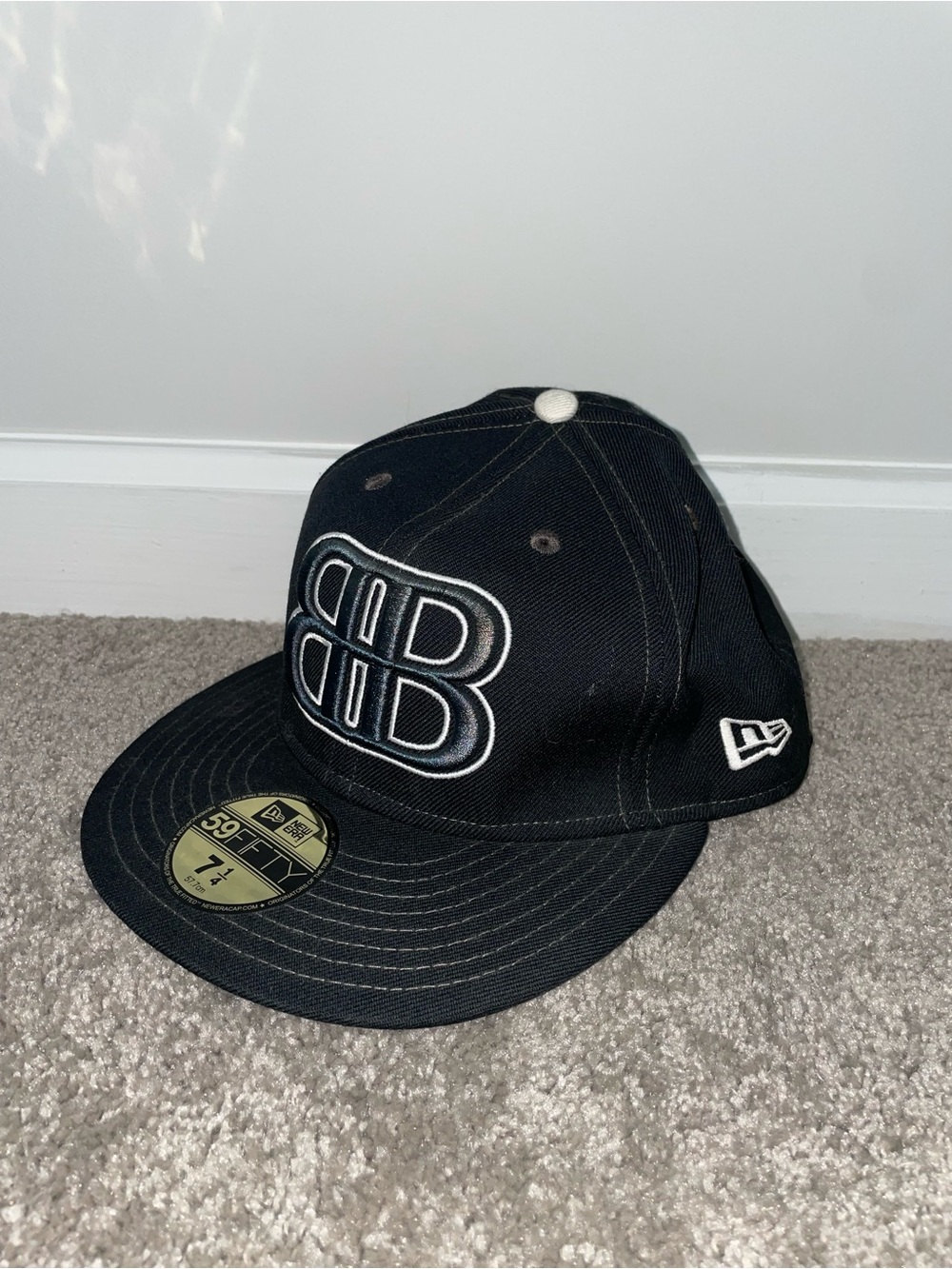 Vintage Rob & Big Black MTV Embroidered New Era Fitted Hat in size 7 1/4